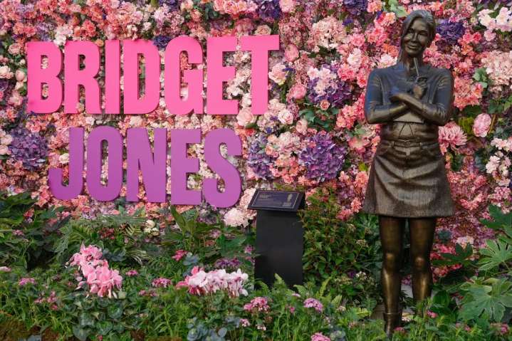 Una nueva estatua de Bridget Jones se une a otros íconos del cine en Londres