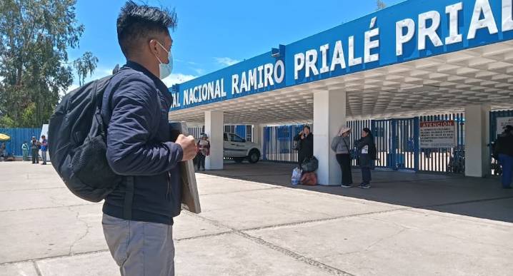 Huancayo: Joven economista lucha por su vida en UCI luego de un derrame cerebral por estrés