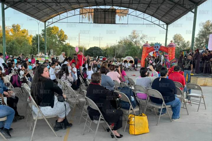 Celebran Día de Muertos en el parque DIF