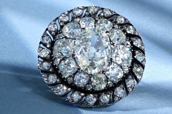 Fue un trofeo de guerra. El broche de diamantes que Napoleón perdió en su huida de la batalla de Waterloo hace 210 años sale a remate