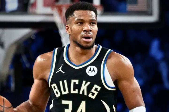 What Happened to Giannis Antetokounmpo? Bucks Star Exits Cavs Game With Injury