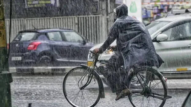 Kerala to receive heavy rainfall in coming hours; people in these two districts should exercise caution
