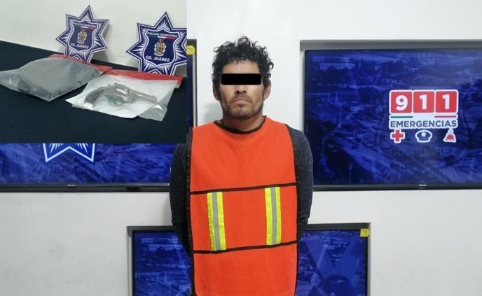 Caminaba con revólver en mano por Riveras del Bravo; lo arrestan