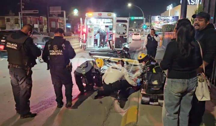 Motociclista resulta lesionado tras accidente en Ciudad Juárez; responsable huye del lugar
