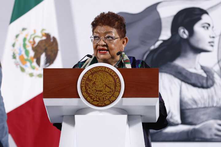 Ernestina Godoy queda como interina en la FGR tras renuncia de Gertz Manero