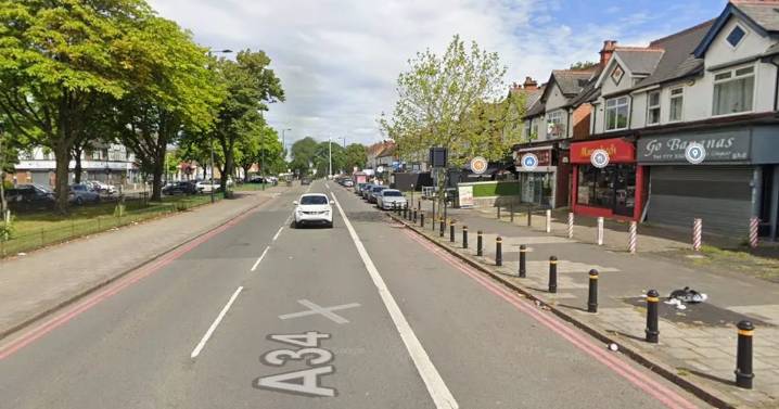 Paramedic and police officer ‘attacked’ in Birmingham street after offering to help man