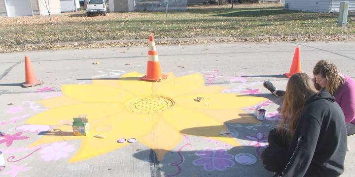 Over 30 manhole covers being painted in Sac City for art contest inspired by Sioux City man’s actions