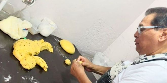 Panaderos defienden receta original del Pan de Muerto