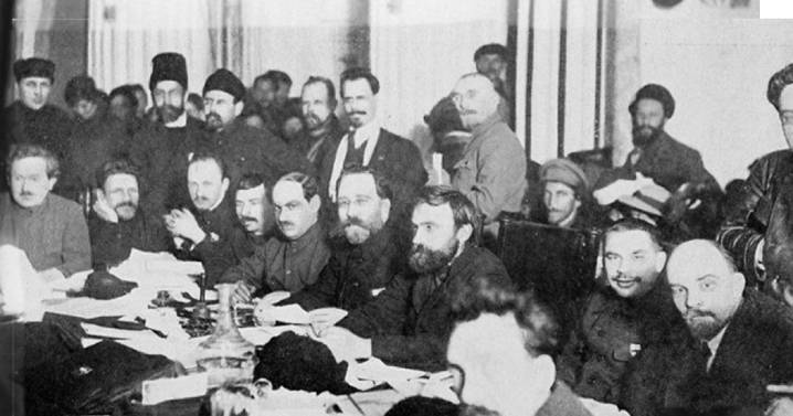 ‘Derrocar al mundo’: una historia del comunismo que no dejará indiferente a nadie