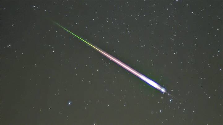 What time do the 2025 Leonids peak? Here’s when to see a meteor shower light up the night sky this weekend