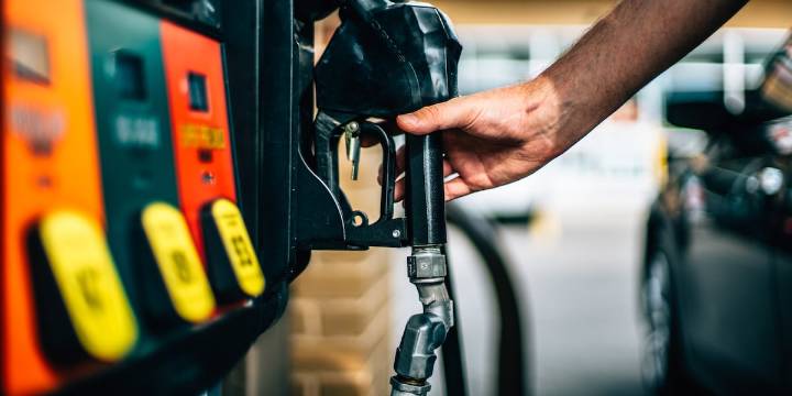 Florida gas prices jump, just in time for Thanksgiving travel