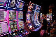 How to play jackpot slots for real money: Big payouts available this weekend
