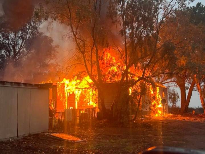 Suspicious fire engulfs abandoned home in Calaveras County, cause undetermined