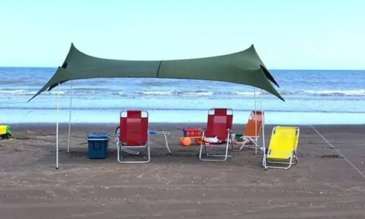 Prohíben el uso de gazebos en la playa de Monte Hermoso