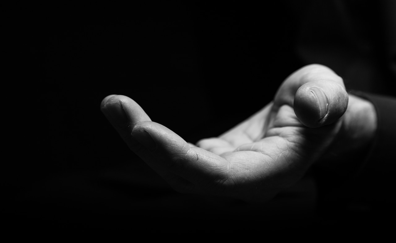 Miss Manners: The evidently vicious cycle of washing your hands before holding hands for grace