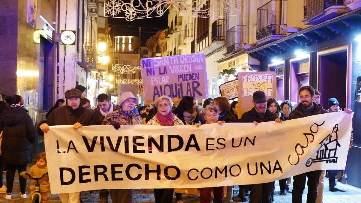 Casi mil personas claman en Jaca por el "acceso a la primera vivienda"