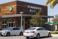 El director ejecutivo de Starbucks indicó que no descartará una subida de precios