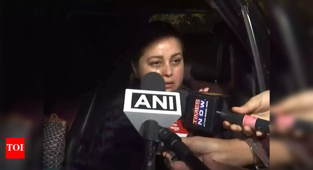 'Disowned Tejashwi': Rohini says father stands by her; Lalu Yadav family feud gets murky