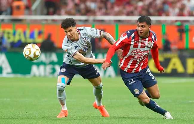 Chivas y Cruz Azul no hacen goles y dejan abierta la serie