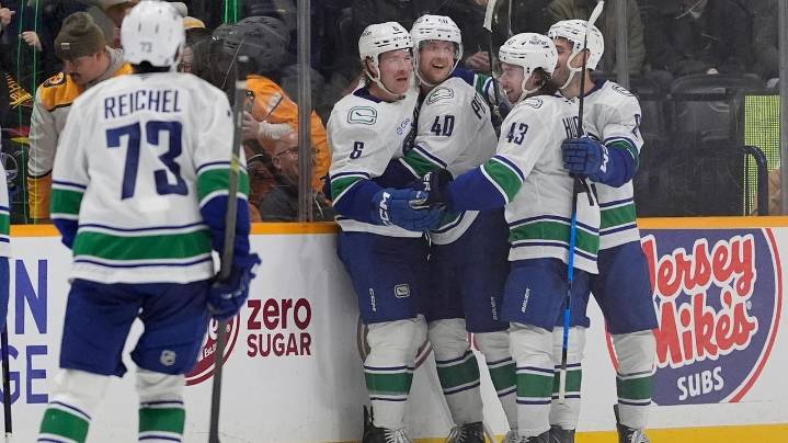 Boeser scores twice, including in OT, to lead Canucks over Predators 5