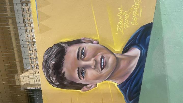 Richar Santana, el muralista encargado de que Zeben brille con la camiseta de la UD Las Palmas en Gáldar