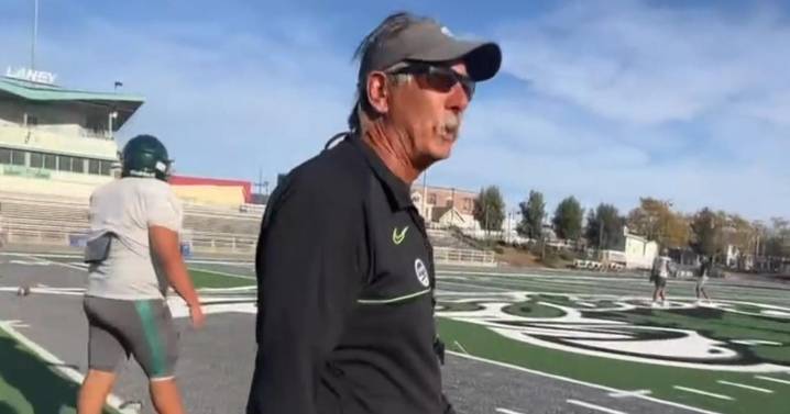 Beloved Oakland football coach John Beam remembered by former players, community