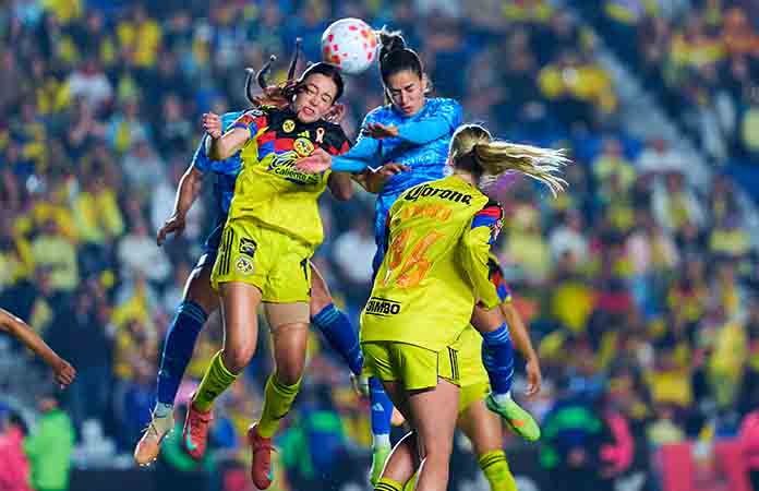 Tigres revive e iguala ante el América