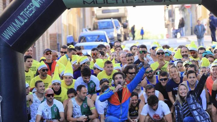 Más de 600 personas participan en la carrera popular de Papá Noel en La Florida