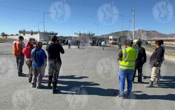 Video.- Toman campesinos garitas del puente Córdova de las Américas