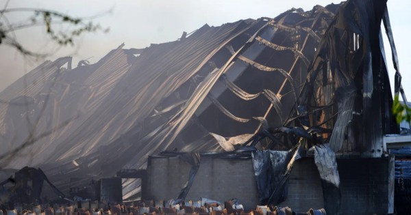 Este lunes avanzan las pericias por el incendio en el Polígono Spegazzini