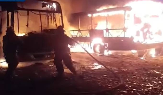 Fiscalía investiga incendio de cinco buses de empresa Pegaso Express en Puente Piedra
