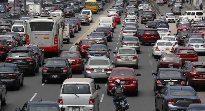 ATU: Más de mil vehículos informales operan en la avenida Javier Prado