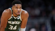 Bucks' Giannis Antetokounmpo out Wed. vs. Hornets with knee issue