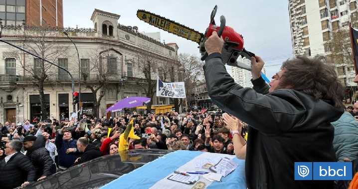 La OCDE advierte que la "liberalización radical" de Milei puede debilitar la industria de Argentina
