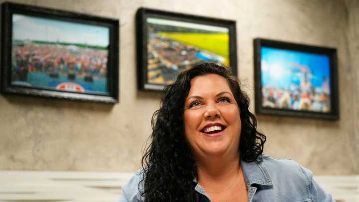 Toby Keith's daughter Krystal Keith to honor him at Steelers game