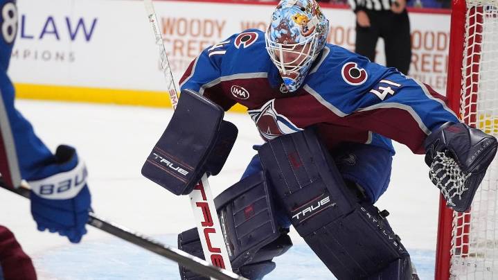 Goaltender Scott Wedgewood's stellar start earns him a 1-year extension with the Avalanche