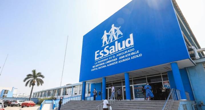 Error médico en Essalud: Mujer recibe informe de hipertrofia prostática