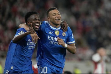 Gana Kylian Mbappé con un triplete en siete minutos en la victoria del Real Madrid