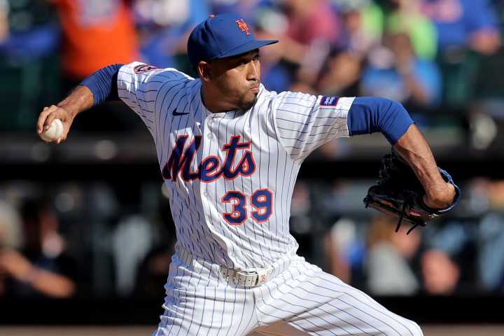 Mets star reliever declines qualifying offer, officially enters free agency