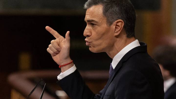 Pedro Sánchez acusa a Aragón de cerrar 682 camas en hospitales y la DGA asegura que "miente"
