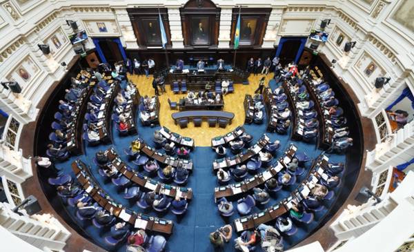 Kicillof obtuvo dictamen para el Presupuesto y la ley fiscal, pero no para el pedido de endeudamiento