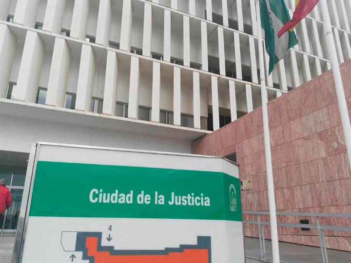 Un jurado declara culpable al joven acusado de matar a su madre y dejar el cuerpo en una arqueta