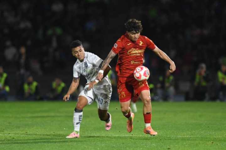 Gallos sorprenden en Juárez y mantienen viva la esperanza de Play