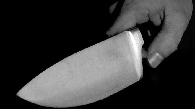 Police investigate stabbing at Asheville apartment