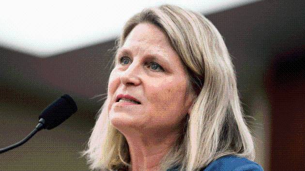 Top labor groups break with federal union’s demand to end shutdown