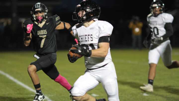 Chiefs win second matchup of the season against rival Decatur, 22