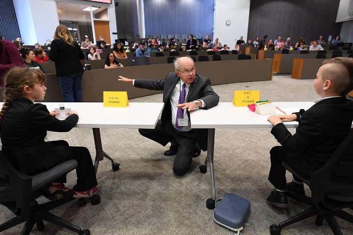 Goldilocks trial for third graders ends in hung jury