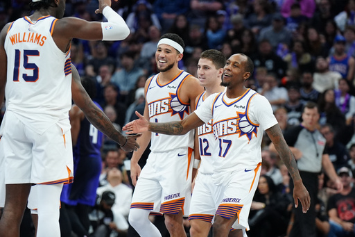 Williams y Gillespie llevan a Suns a victoria 112-100 sobre Kings y a foja de 3