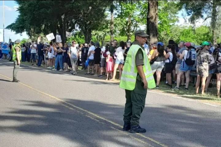 Colón marchó en contra de la instalación de una planta de Hidrógeno Verde en Paysandú