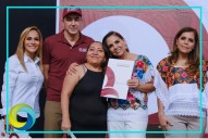 Mara Lezama entrega 126 títulos de propiedad a familias cancunenses